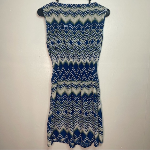 Medium Dress with Pockets - Picture 8 of 9